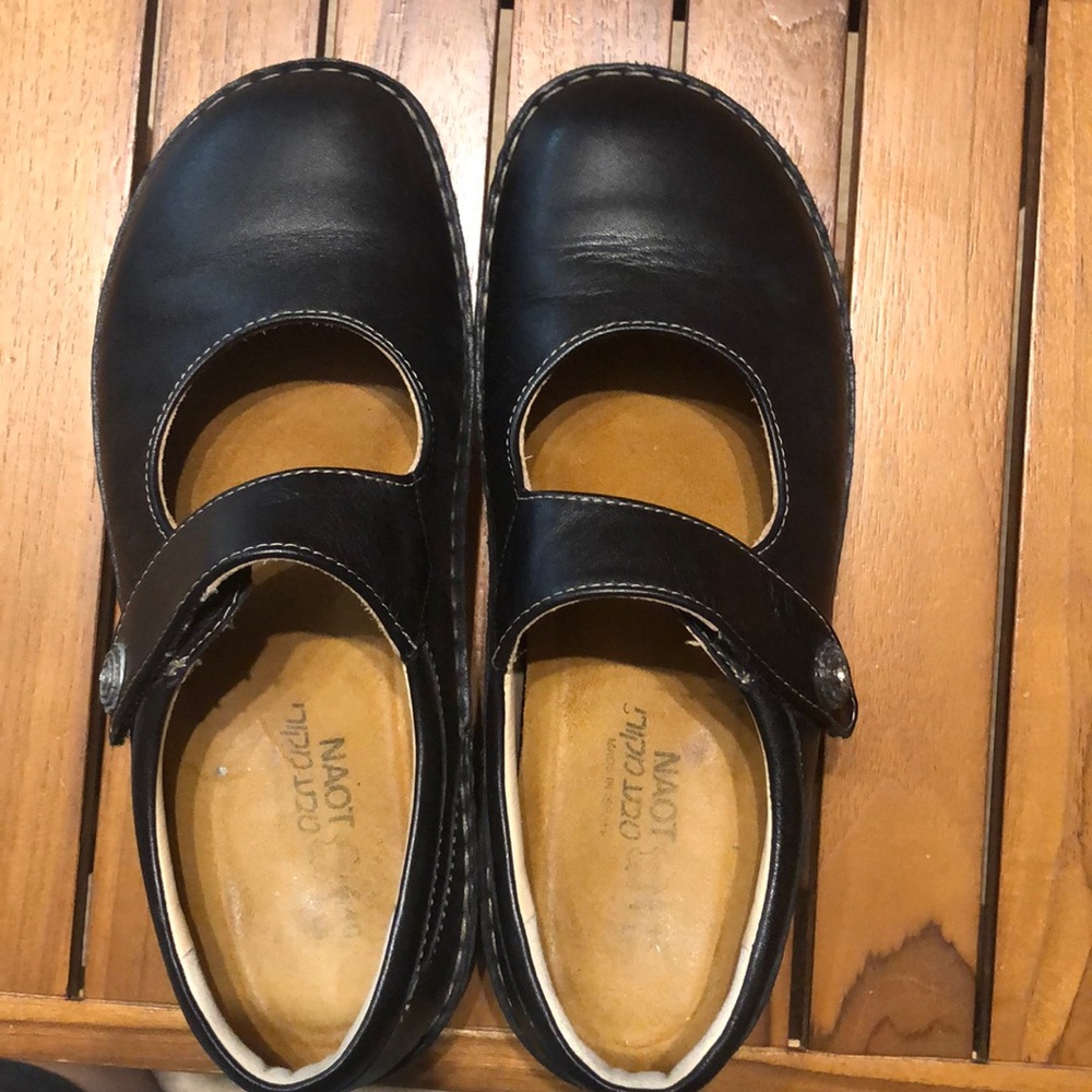 Size 39 black Mary Jane Finn Comfort